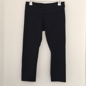 Lululemon Wunder Under black cropped pants size 8